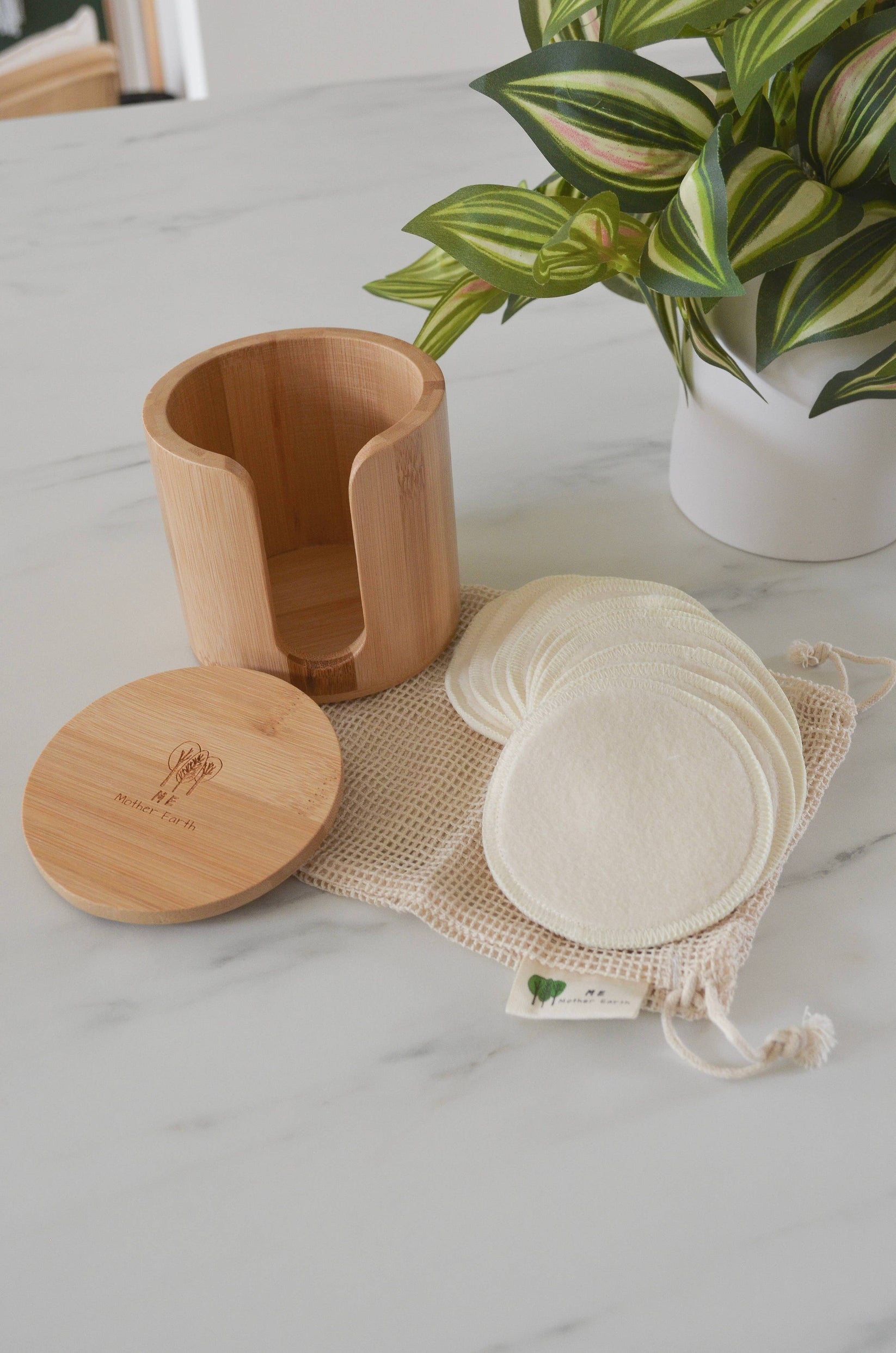 Bamboo Storage Box + Reusable Hemp Cotton Rounds – 15-Pack Zero Waste – Dr.  Watson's Hair & Skin Care